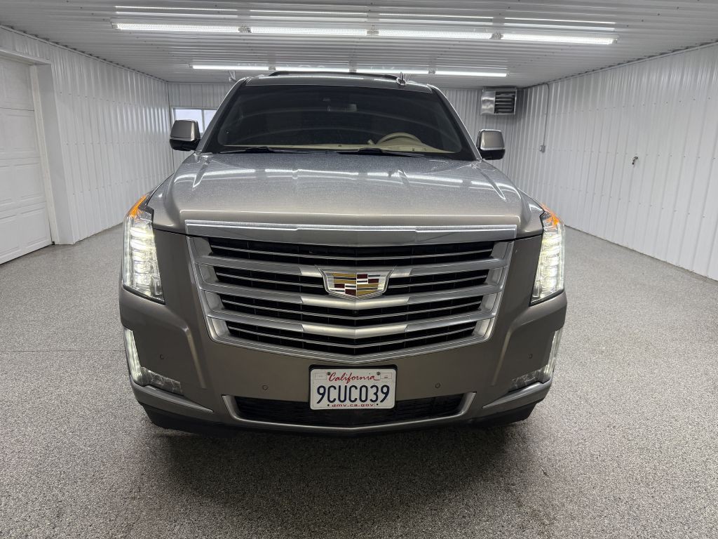 2018 Cadillac Escalade Image 2