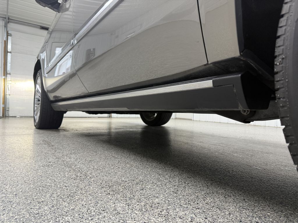 2018 Cadillac Escalade Image 9