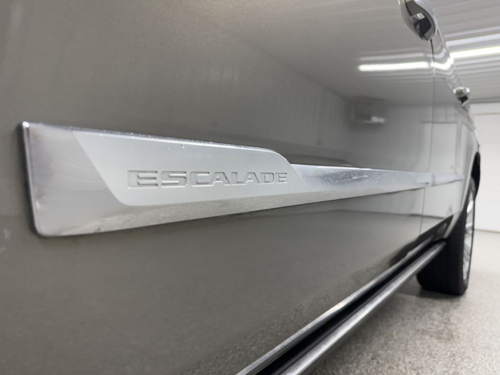 2018 Cadillac Escalade Image 11