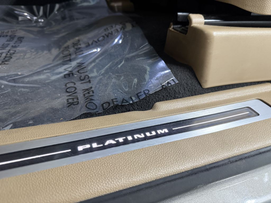 2018 Cadillac Escalade Image 15