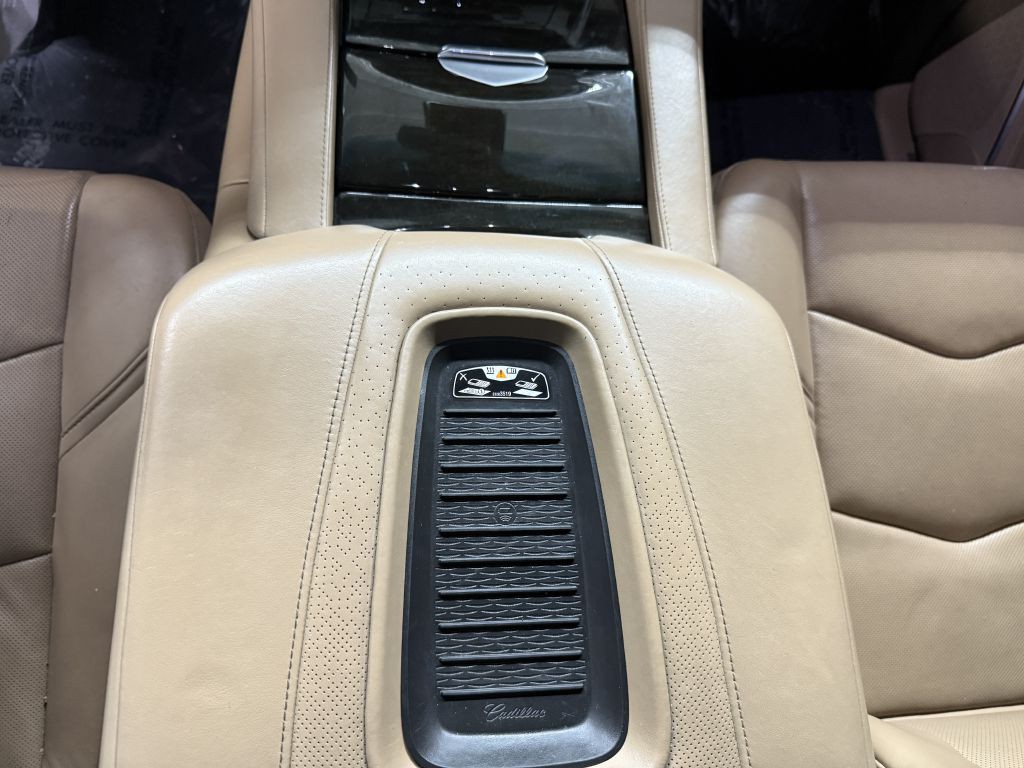 2018 Cadillac Escalade Image 27