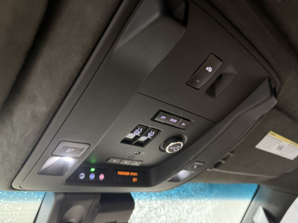 2018 Cadillac Escalade Image 28