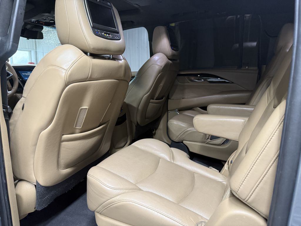 2018 Cadillac Escalade Image 32