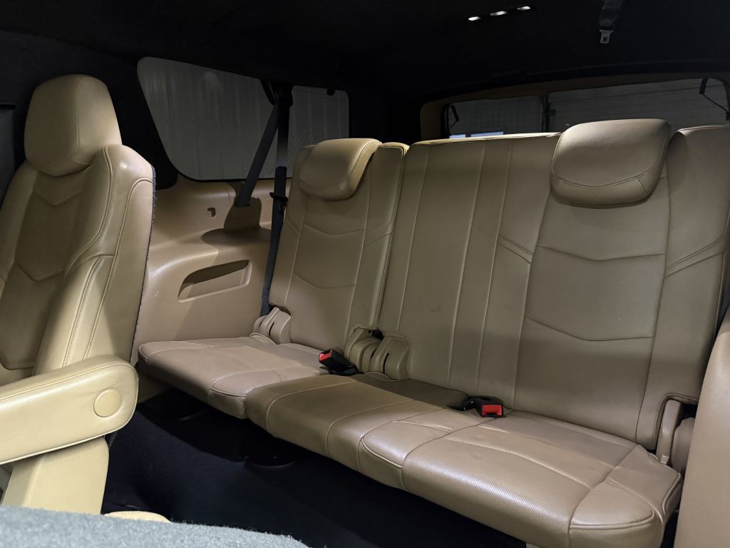 2018 Cadillac Escalade Image 33
