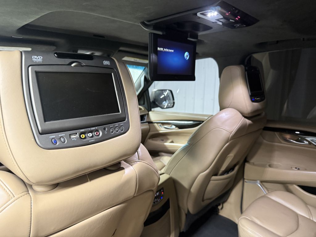 2018 Cadillac Escalade Image 35