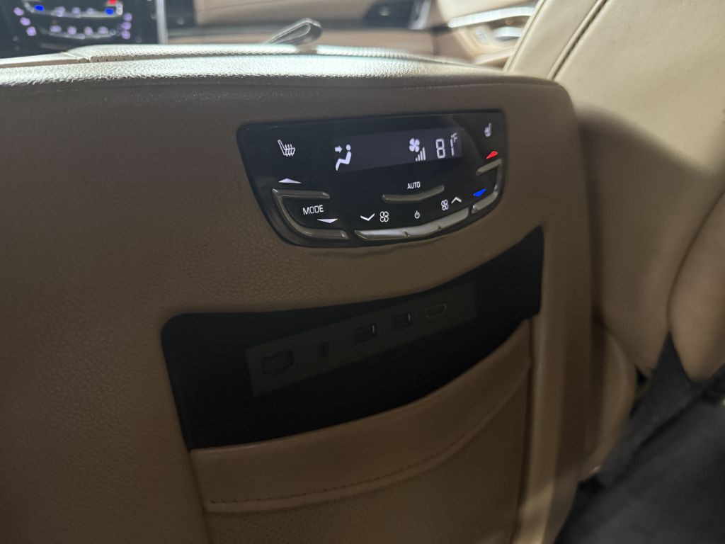 2018 Cadillac Escalade Image 36