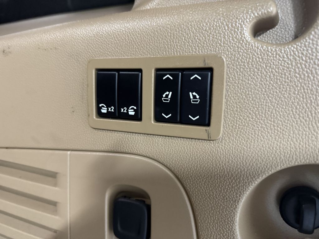 2018 Cadillac Escalade Image 39