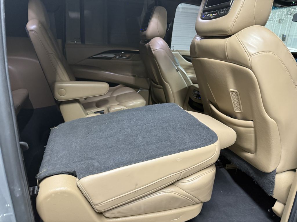 2018 Cadillac Escalade Image 42
