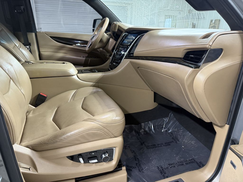 2018 Cadillac Escalade Image 44