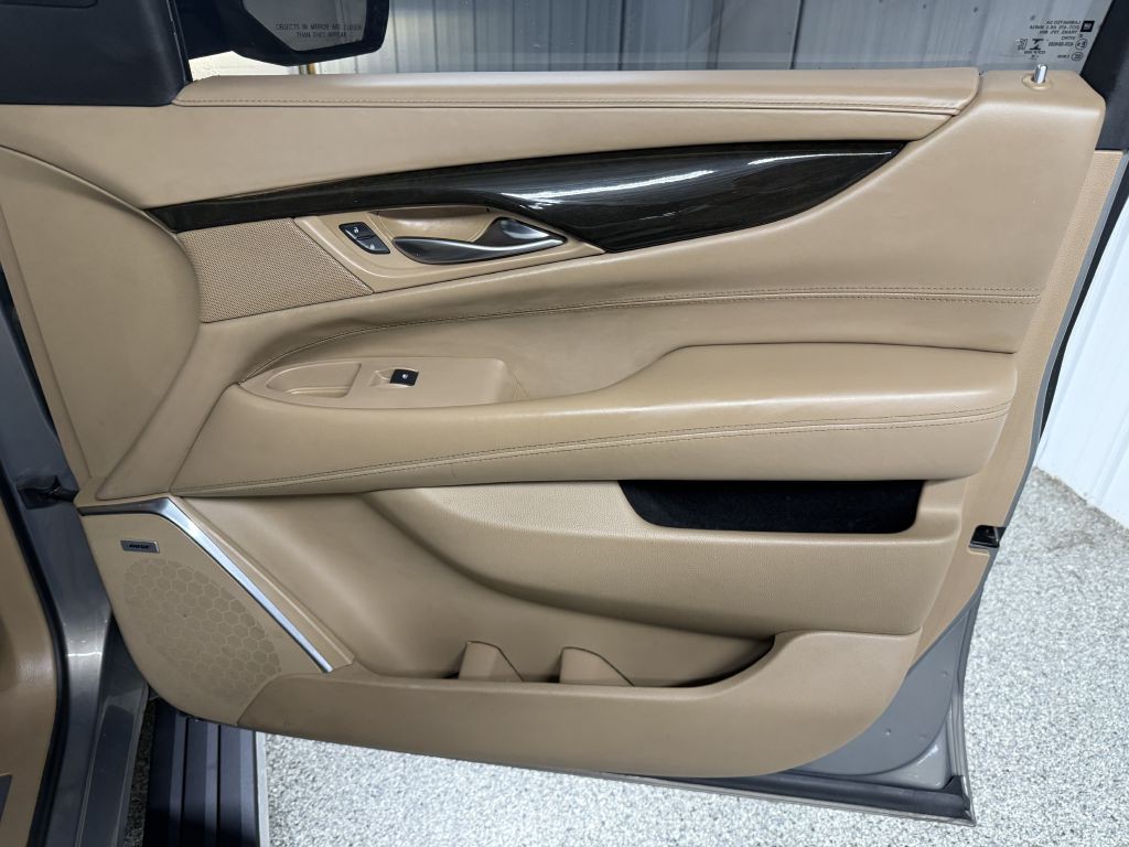 2018 Cadillac Escalade Image 46