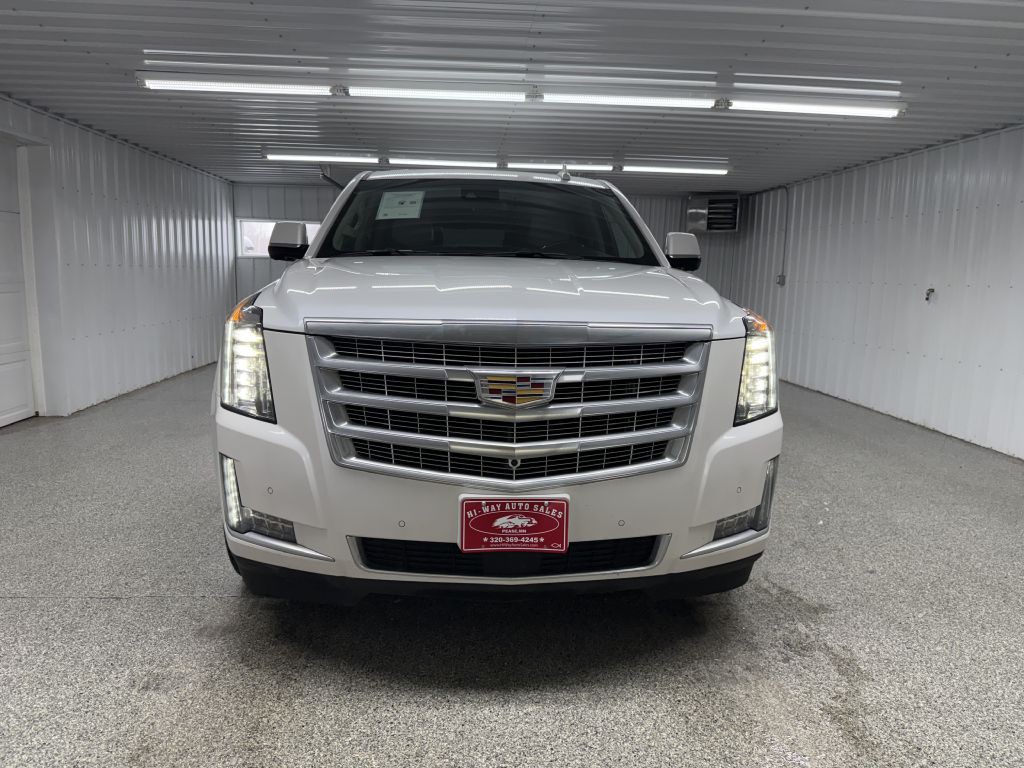 2017 Cadillac Escalade Image 2