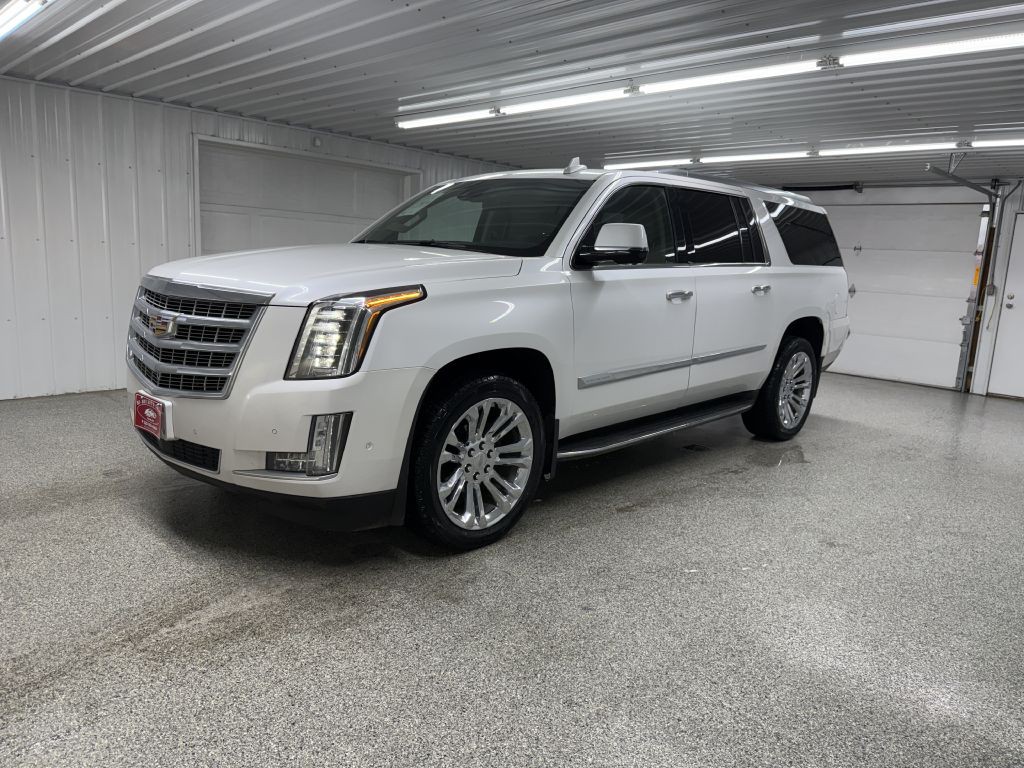 2017 Cadillac Escalade Image 3