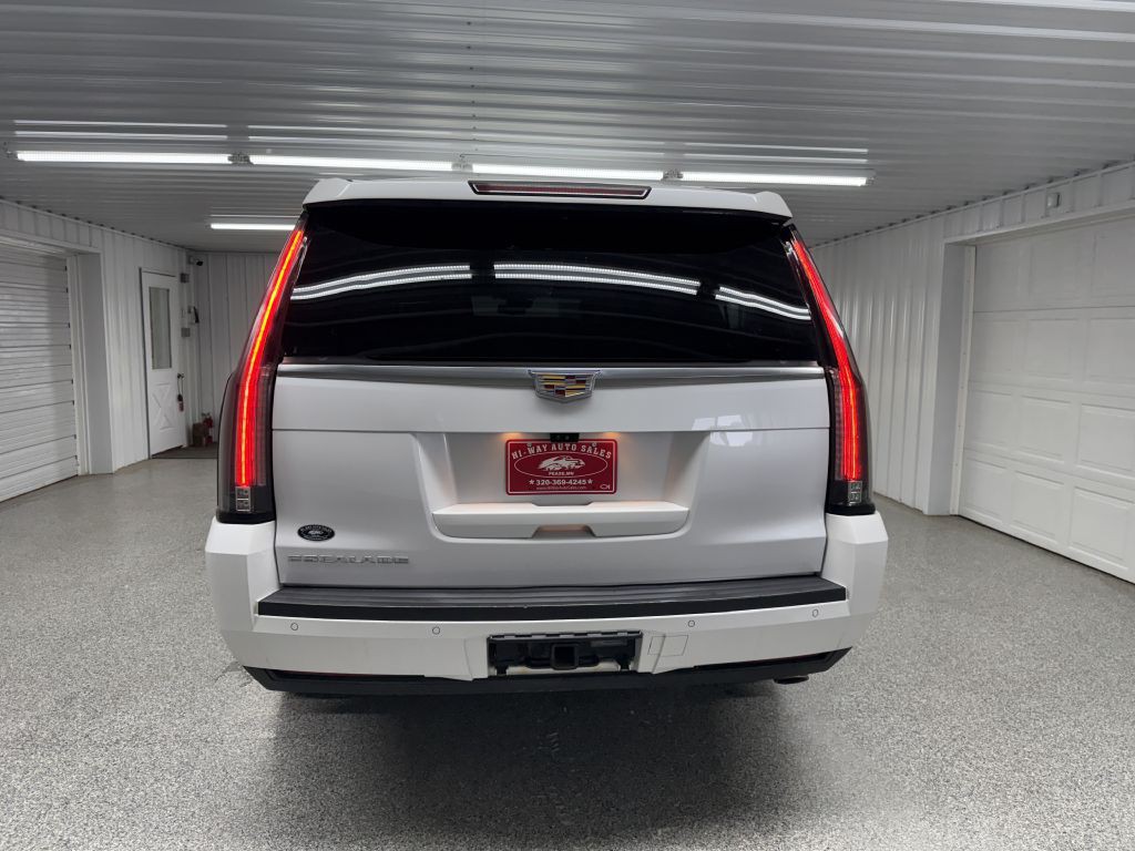 2017 Cadillac Escalade Image 5