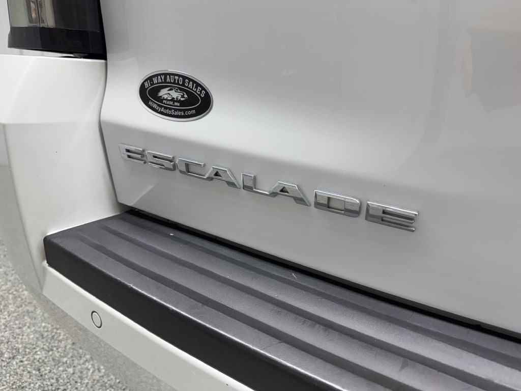 2017 Cadillac Escalade Image 7