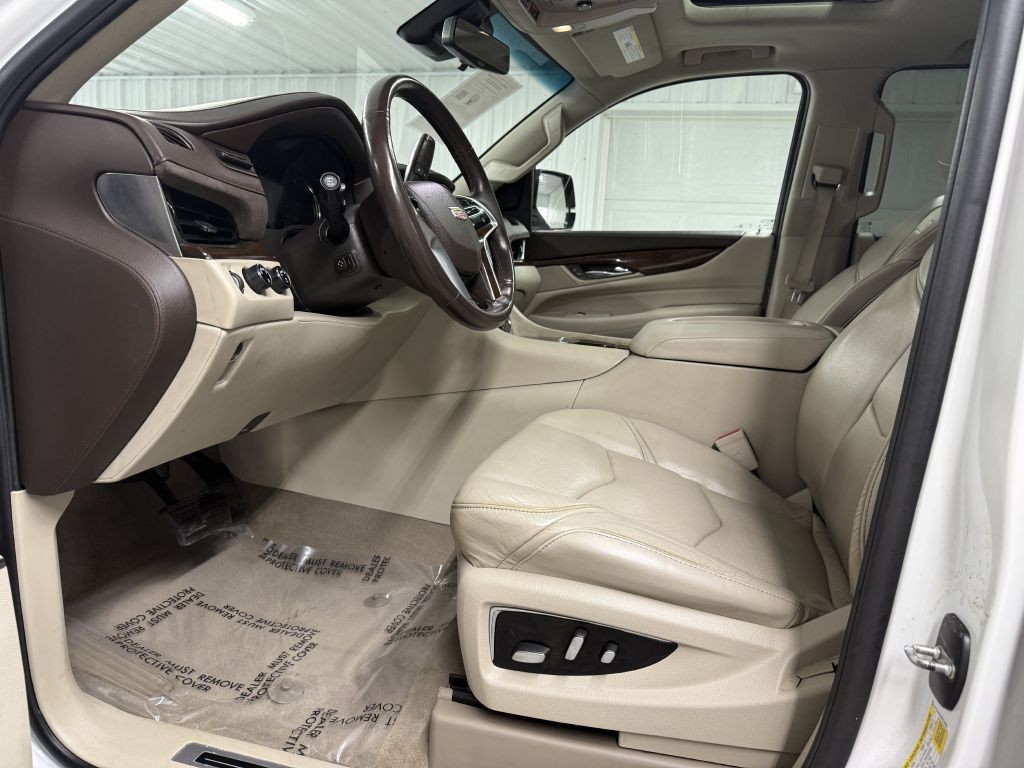 2017 Cadillac Escalade Image 9