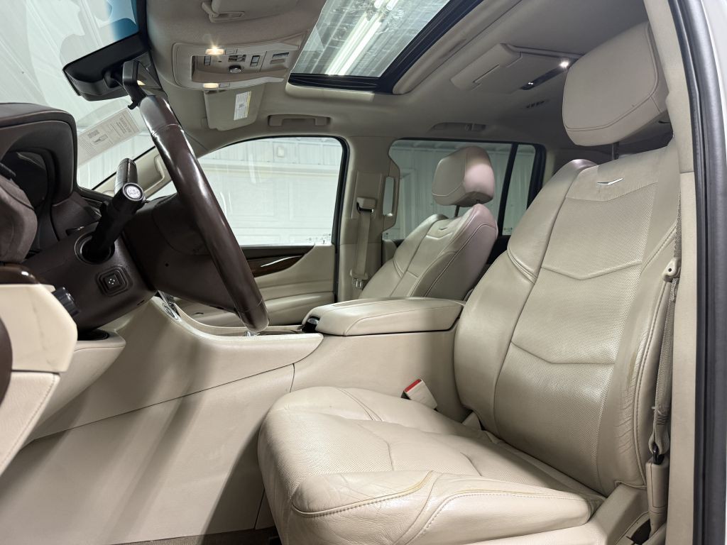 2017 Cadillac Escalade Image 10