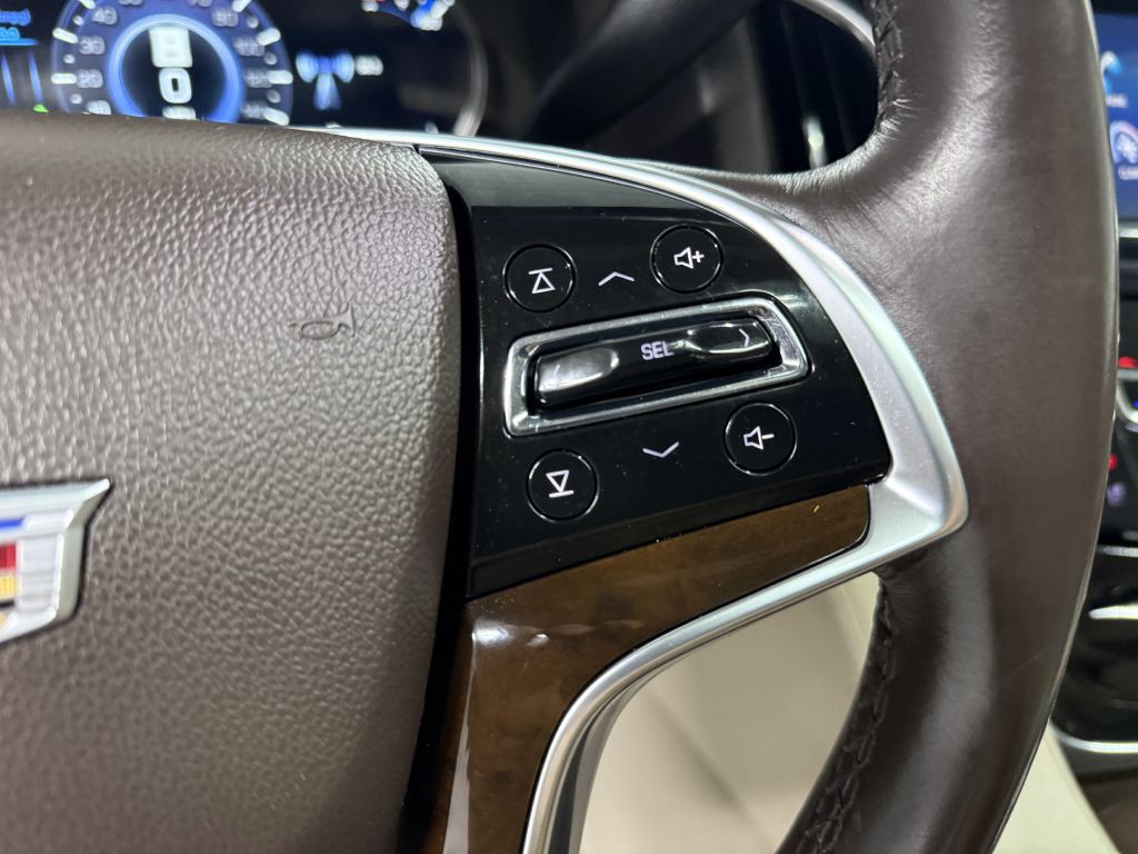 2017 Cadillac Escalade Image 16