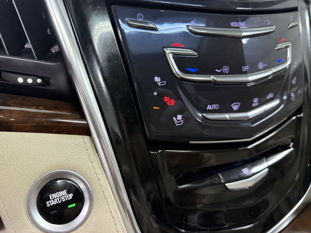 2017 Cadillac Escalade Image 17