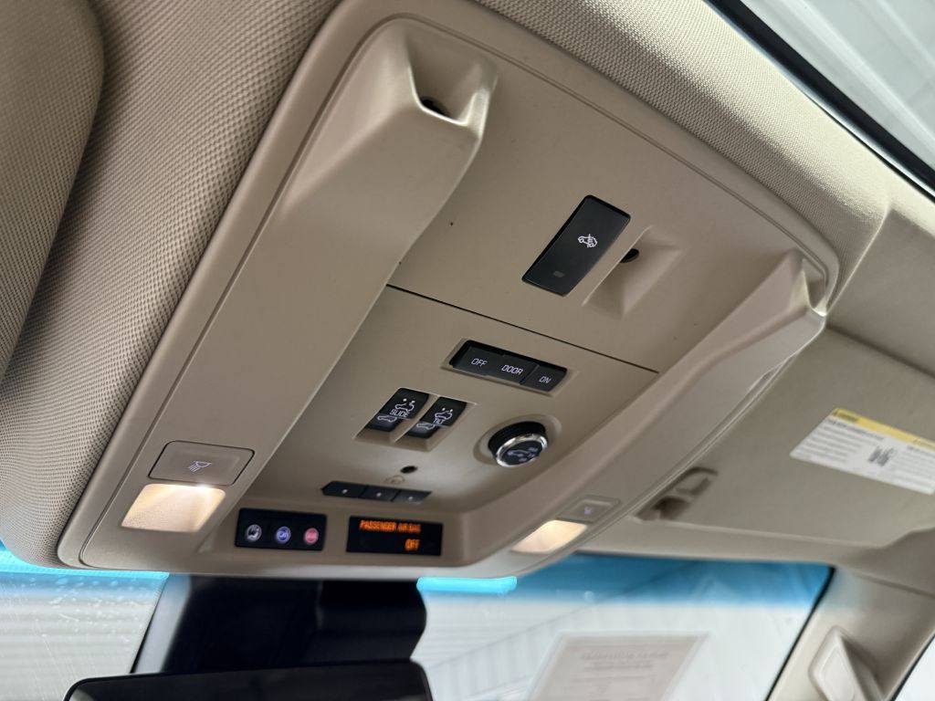 2017 Cadillac Escalade Image 23