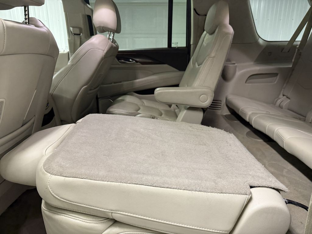 2017 Cadillac Escalade Image 29