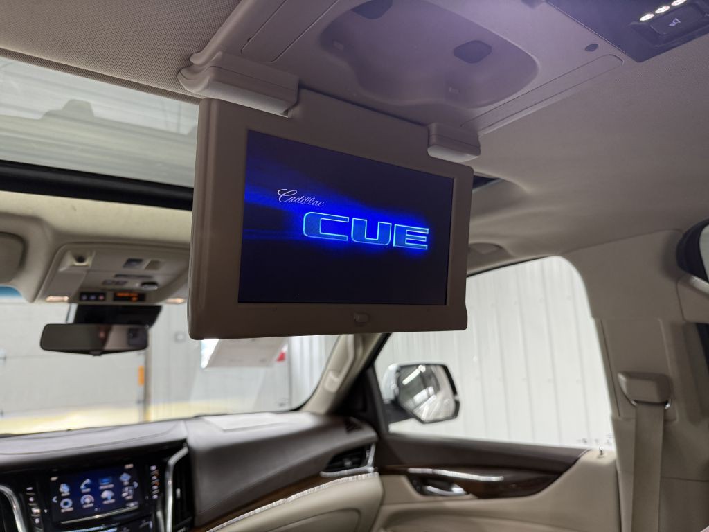 2017 Cadillac Escalade Image 32