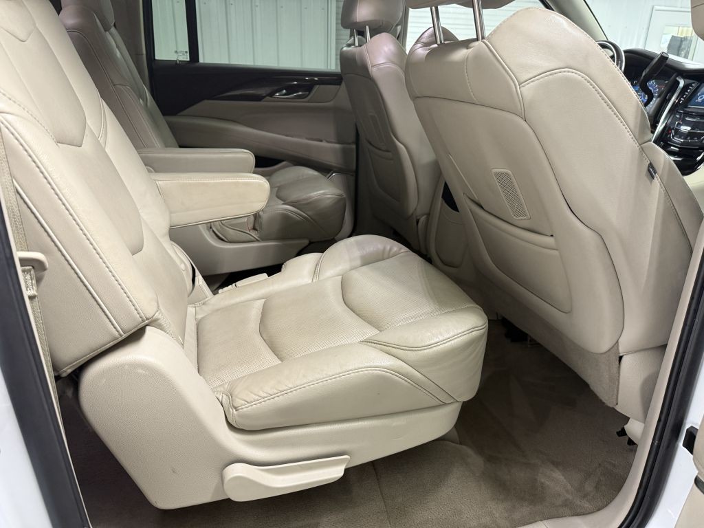 2017 Cadillac Escalade Image 36