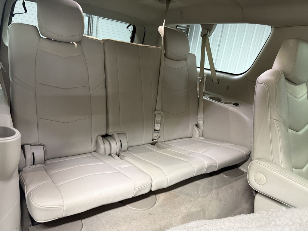 2017 Cadillac Escalade Image 37