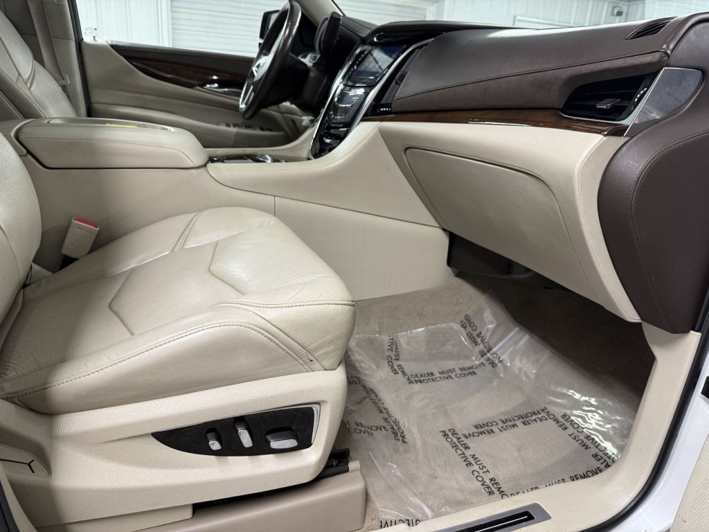 2017 Cadillac Escalade Image 39