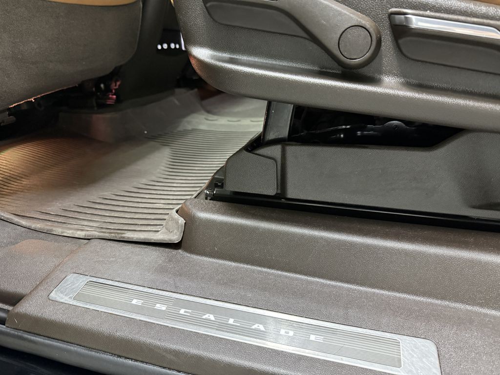 2021 Cadillac Escalade Image 30