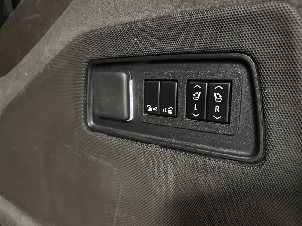 2021 Cadillac Escalade Image 33