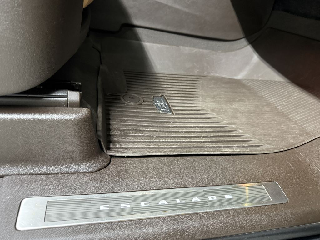 2021 Cadillac Escalade Image 41