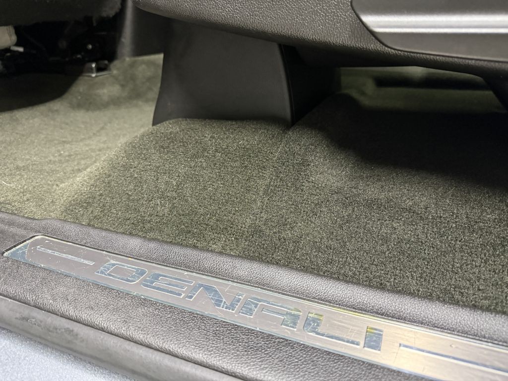 2018 GMC Yukon Image 34