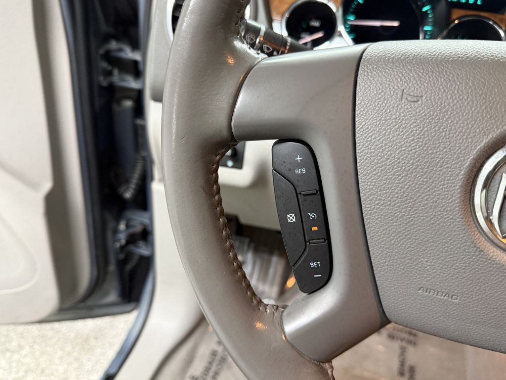 2008 Buick Enclave Image 15