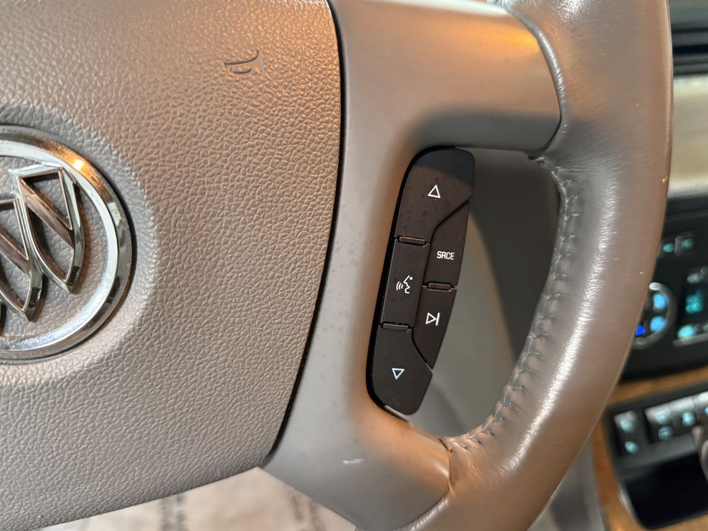 2008 Buick Enclave Image 16