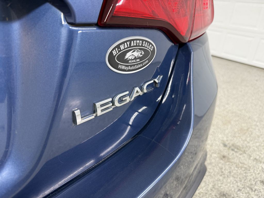 2019 Subaru Legacy Image 8