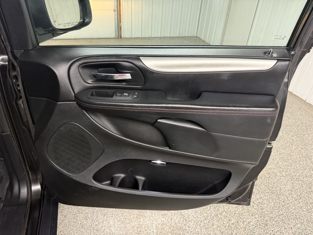 2016 Dodge Grand Caravan Image 36