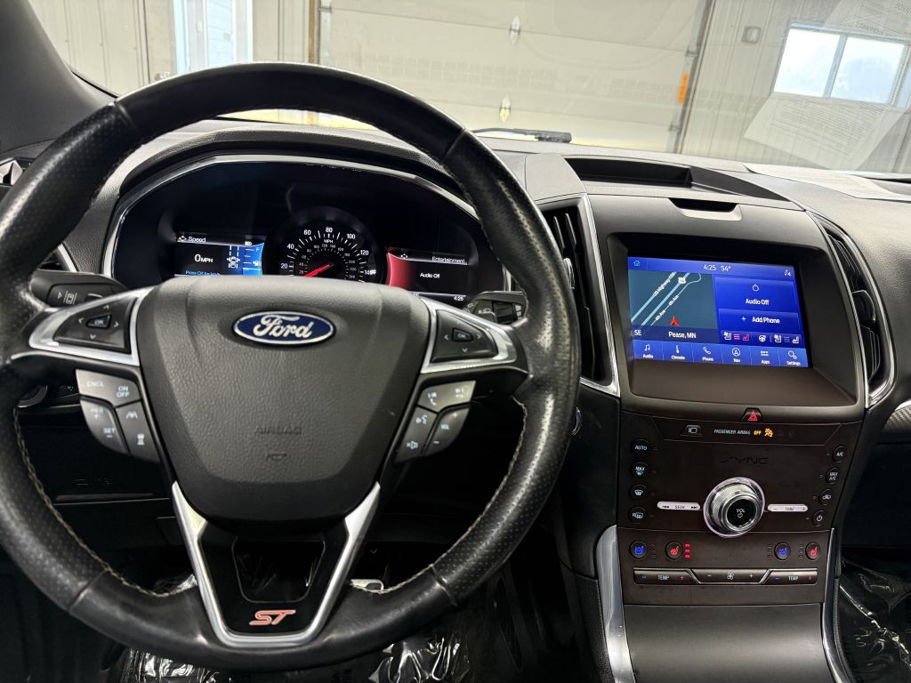 2020 Ford Edge Image 15