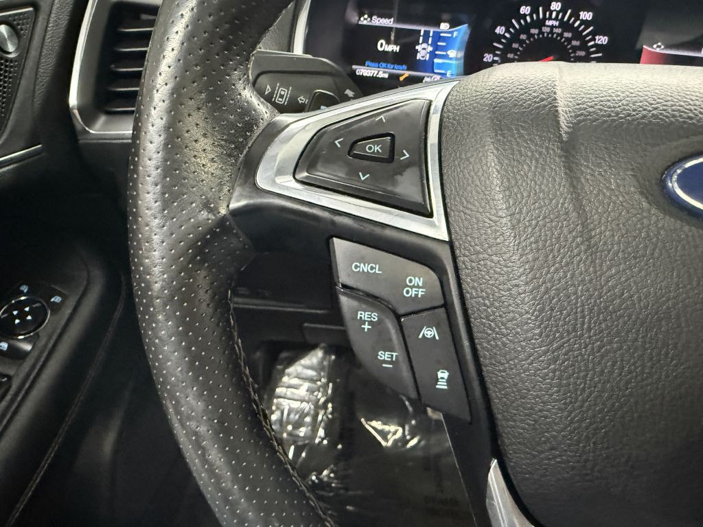 2020 Ford Edge Image 16