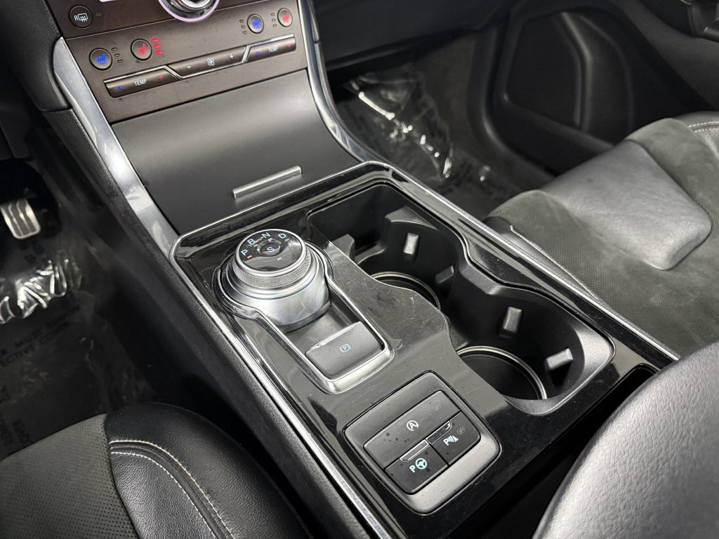 2020 Ford Edge Image 20