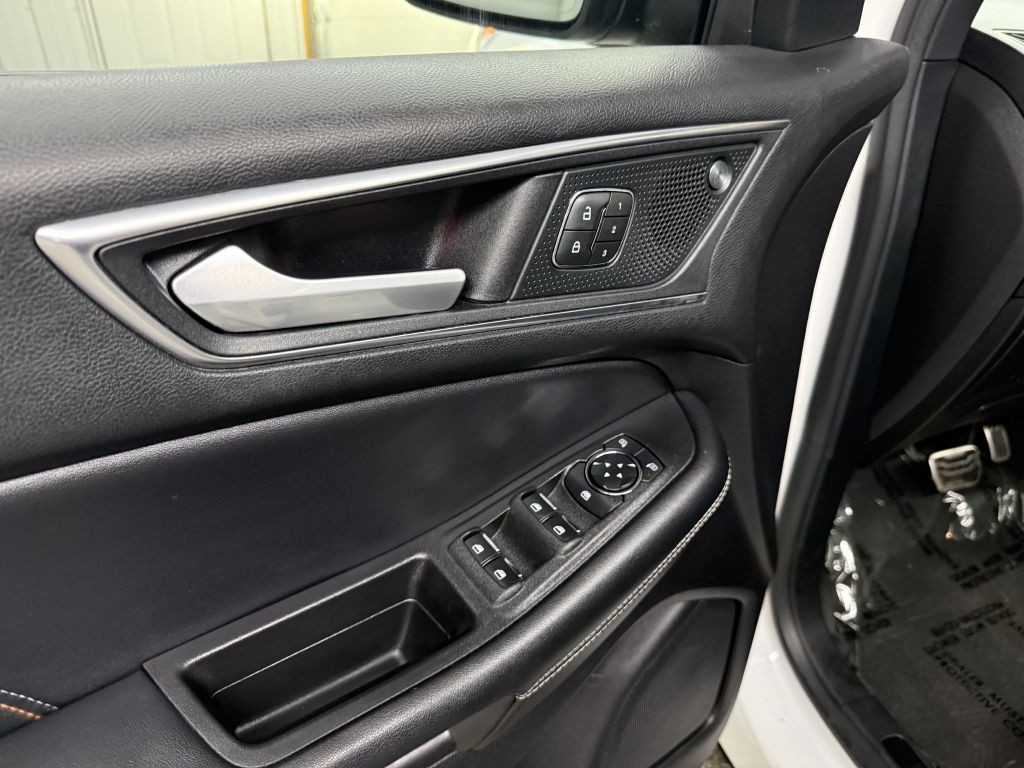 2020 Ford Edge Image 23