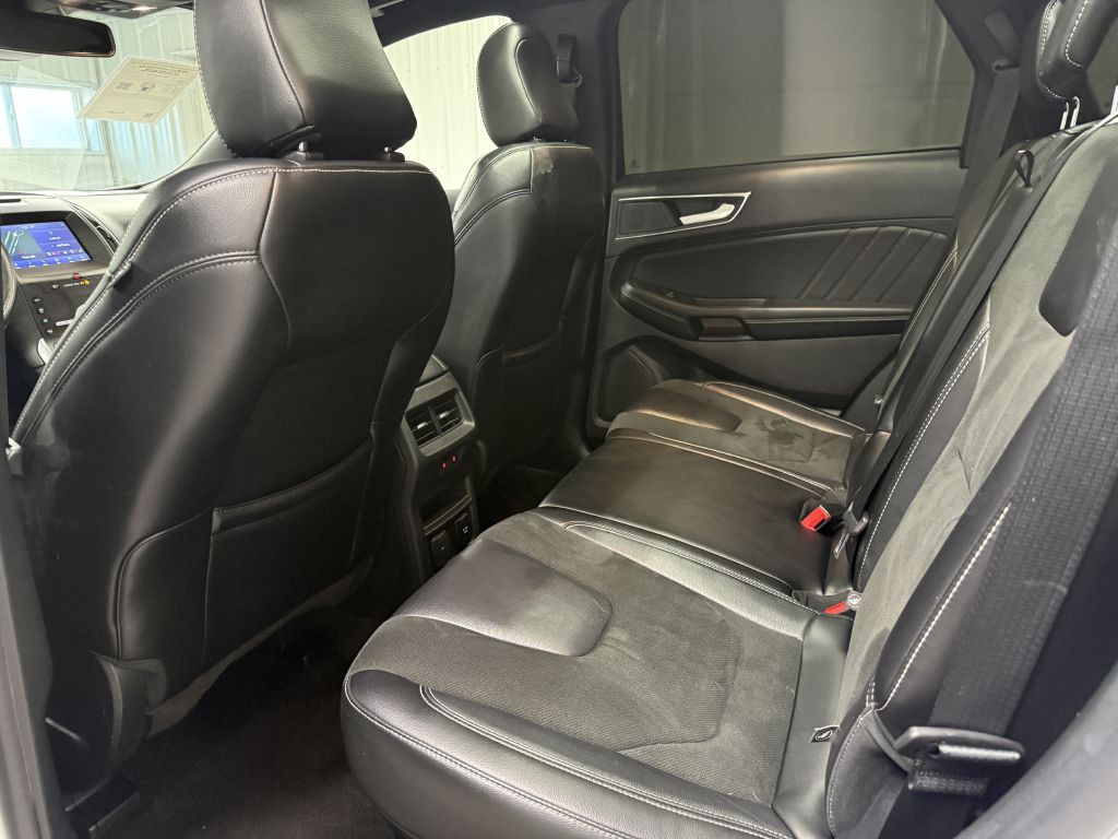 2020 Ford Edge Image 24