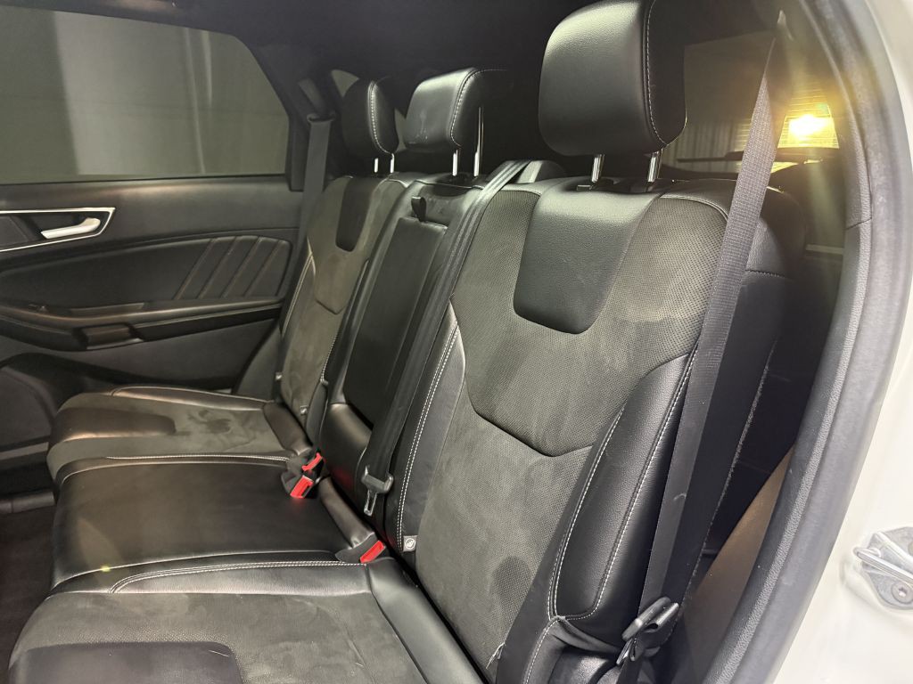 2020 Ford Edge Image 25