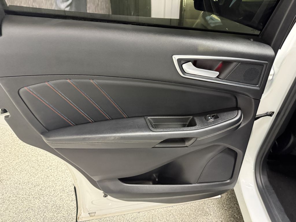 2020 Ford Edge Image 27