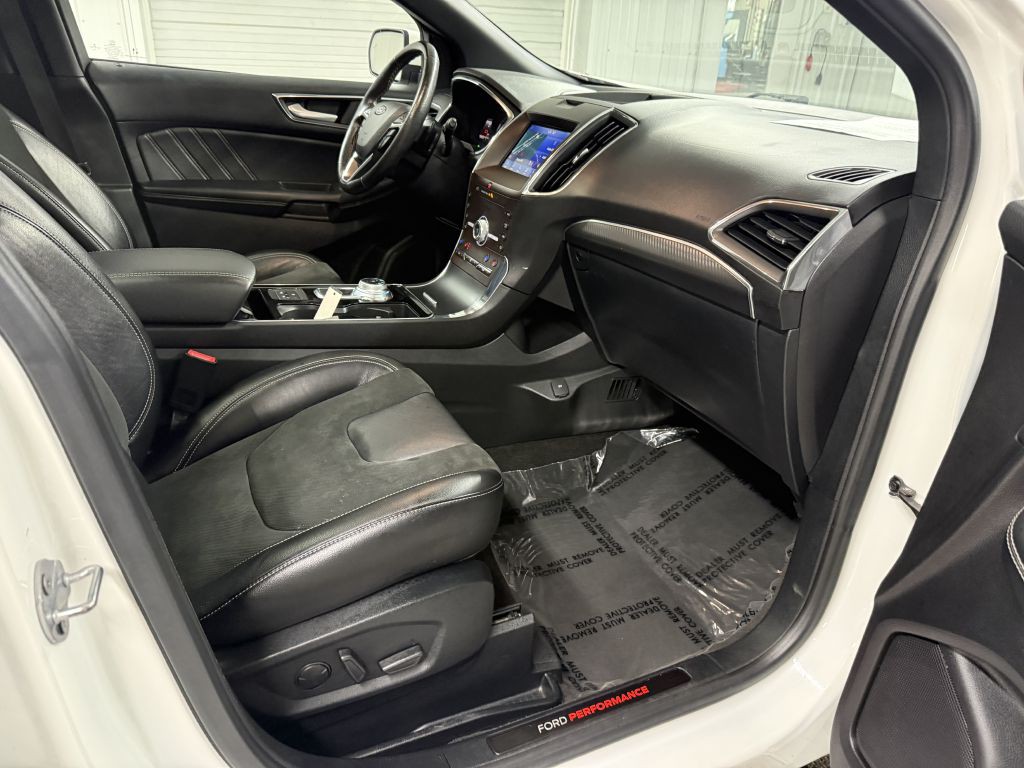 2020 Ford Edge Image 33