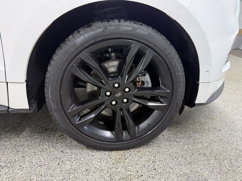 2020 Ford Edge Image 37