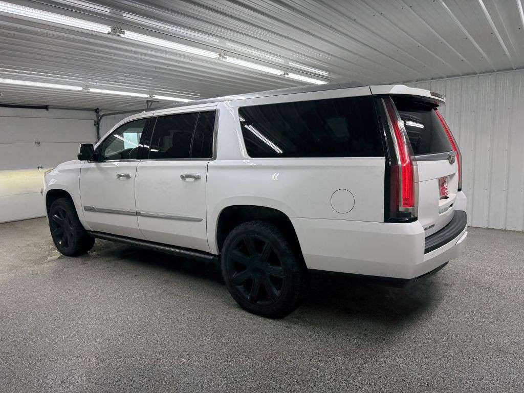 2016 Cadillac Escalade Image 4