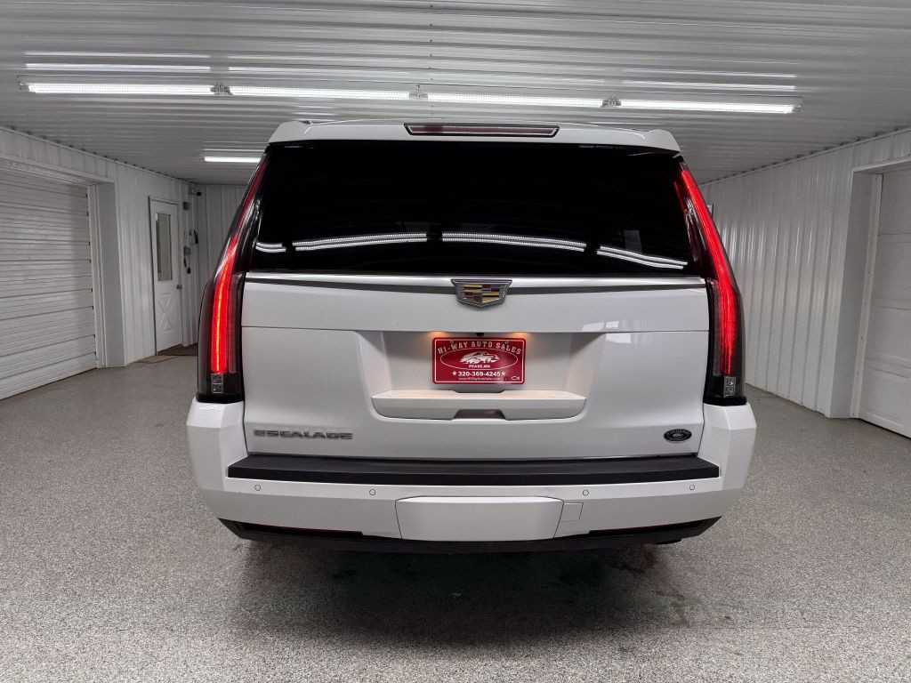 2016 Cadillac Escalade Image 5