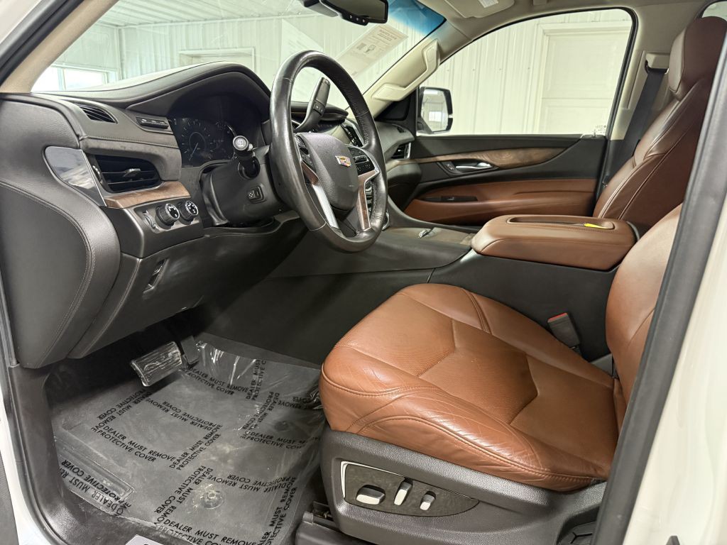 2016 Cadillac Escalade Image 9