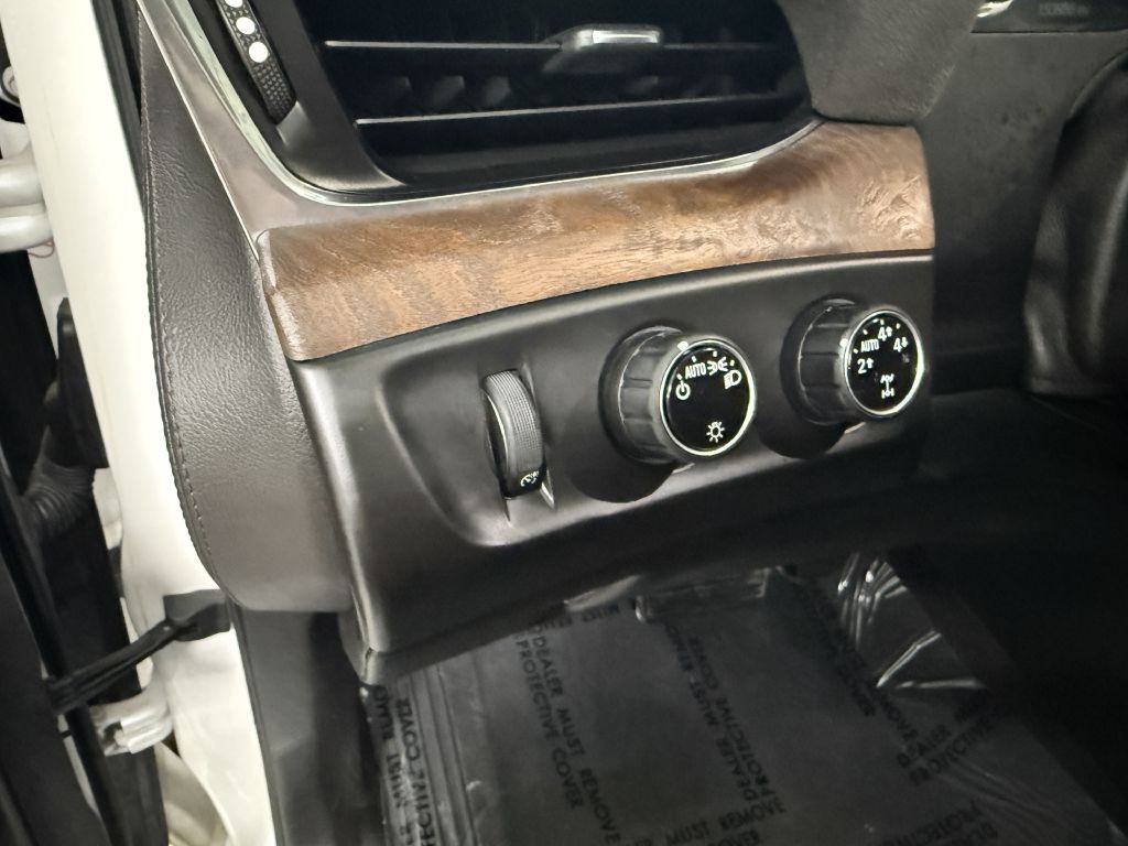 2016 Cadillac Escalade Image 13