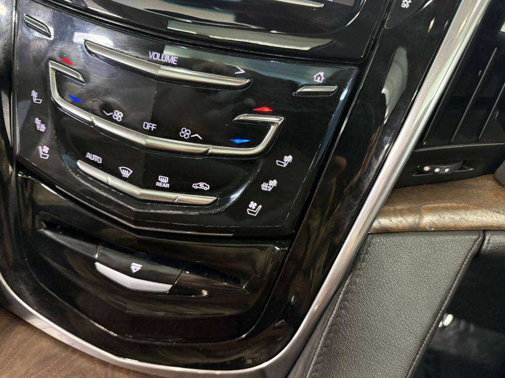 2016 Cadillac Escalade Image 22